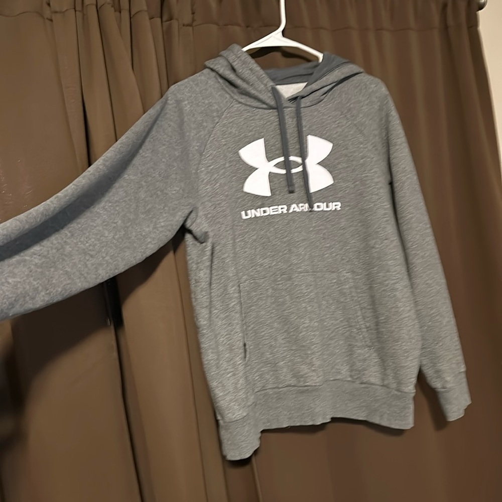 Under Armour Women’s hoodie size Large